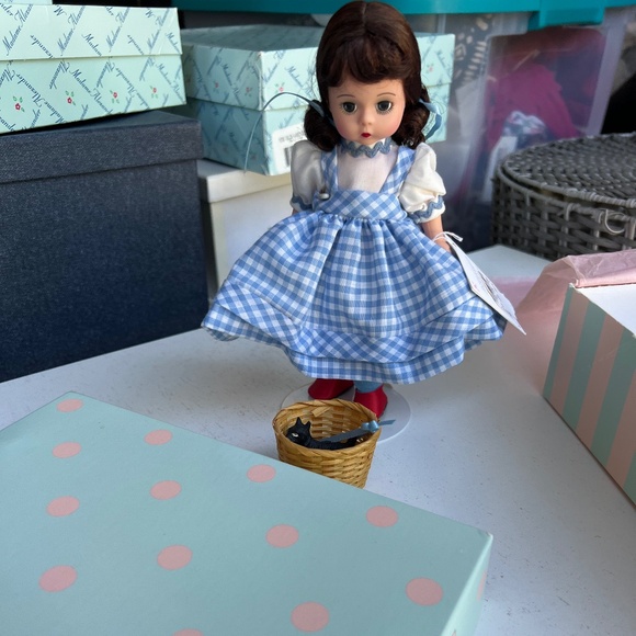 Madame Alexander Other - 1991- Vintage- Dorothy (#13200) - Madame Alexander Wizard of Oz